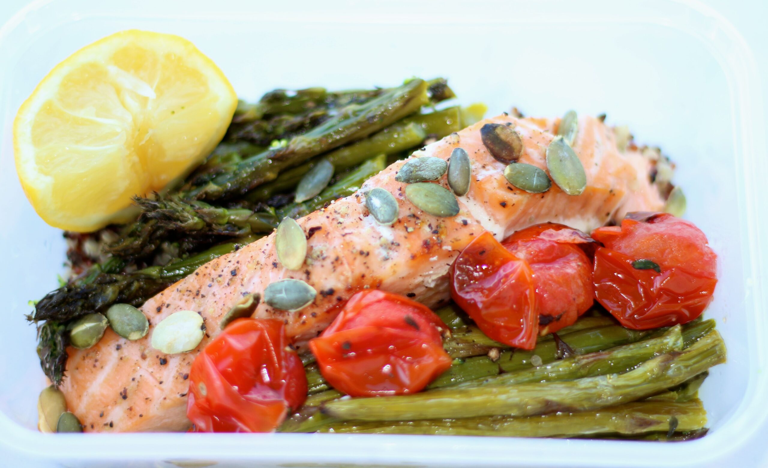 LEMON SALMON WITH ASPARAGUS