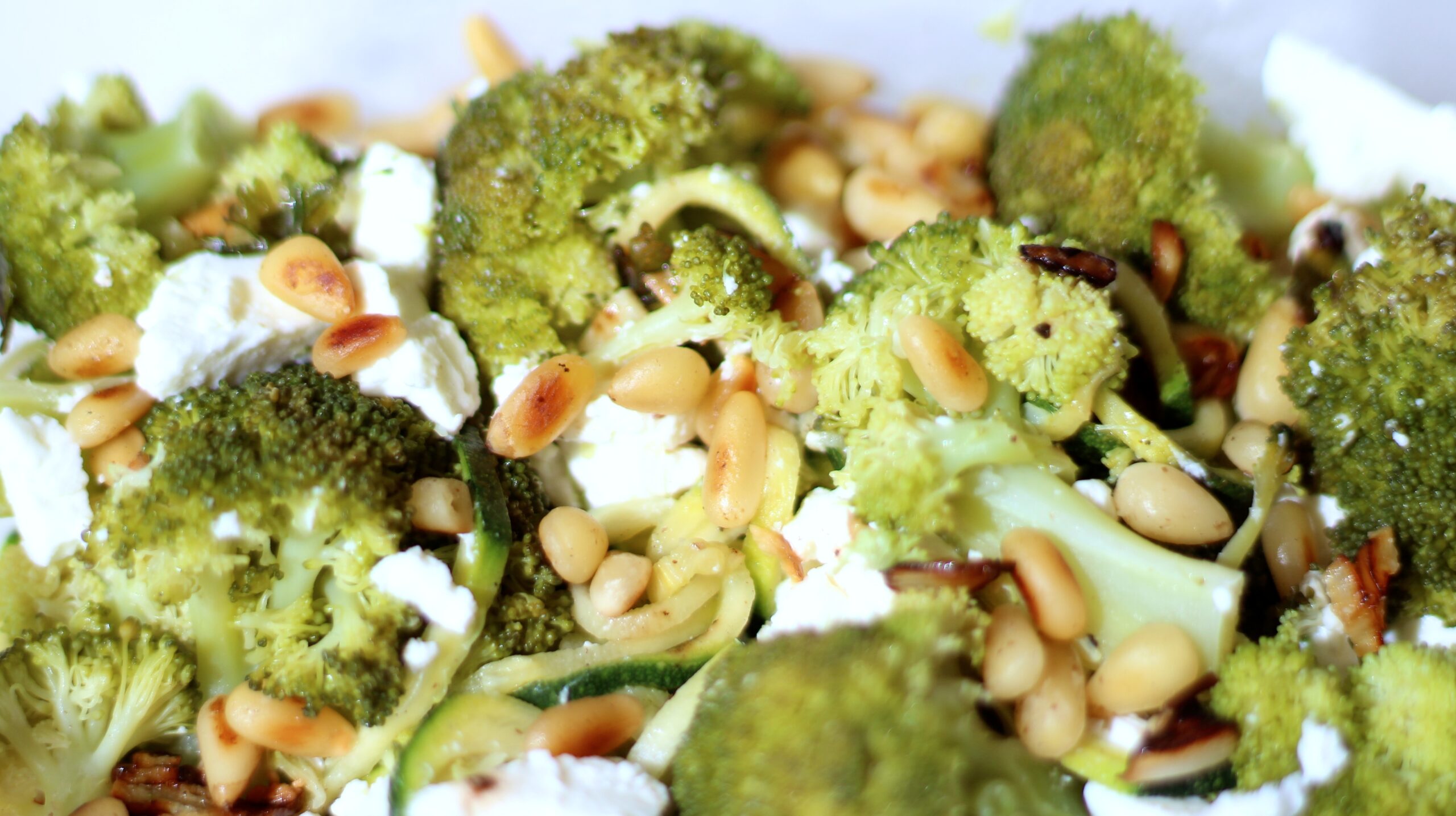 BROCCOLI, FETA & PINE NUT COURGETTI