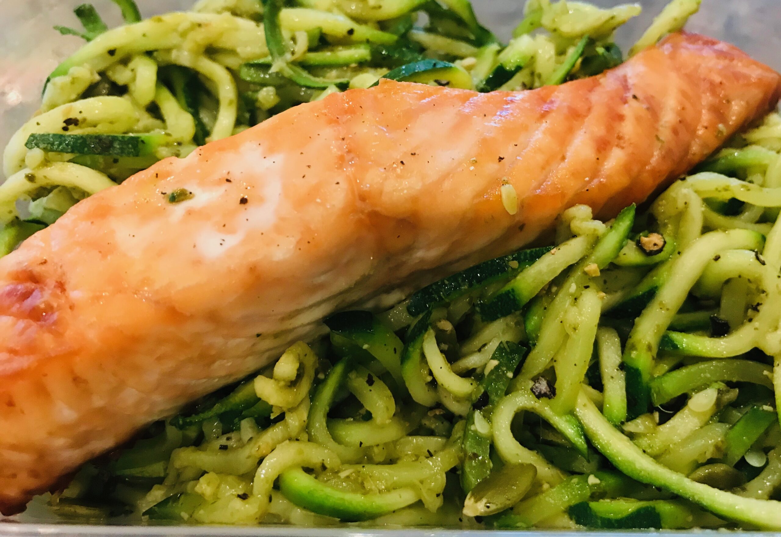 SALMON WITH PESTO COURGETTI