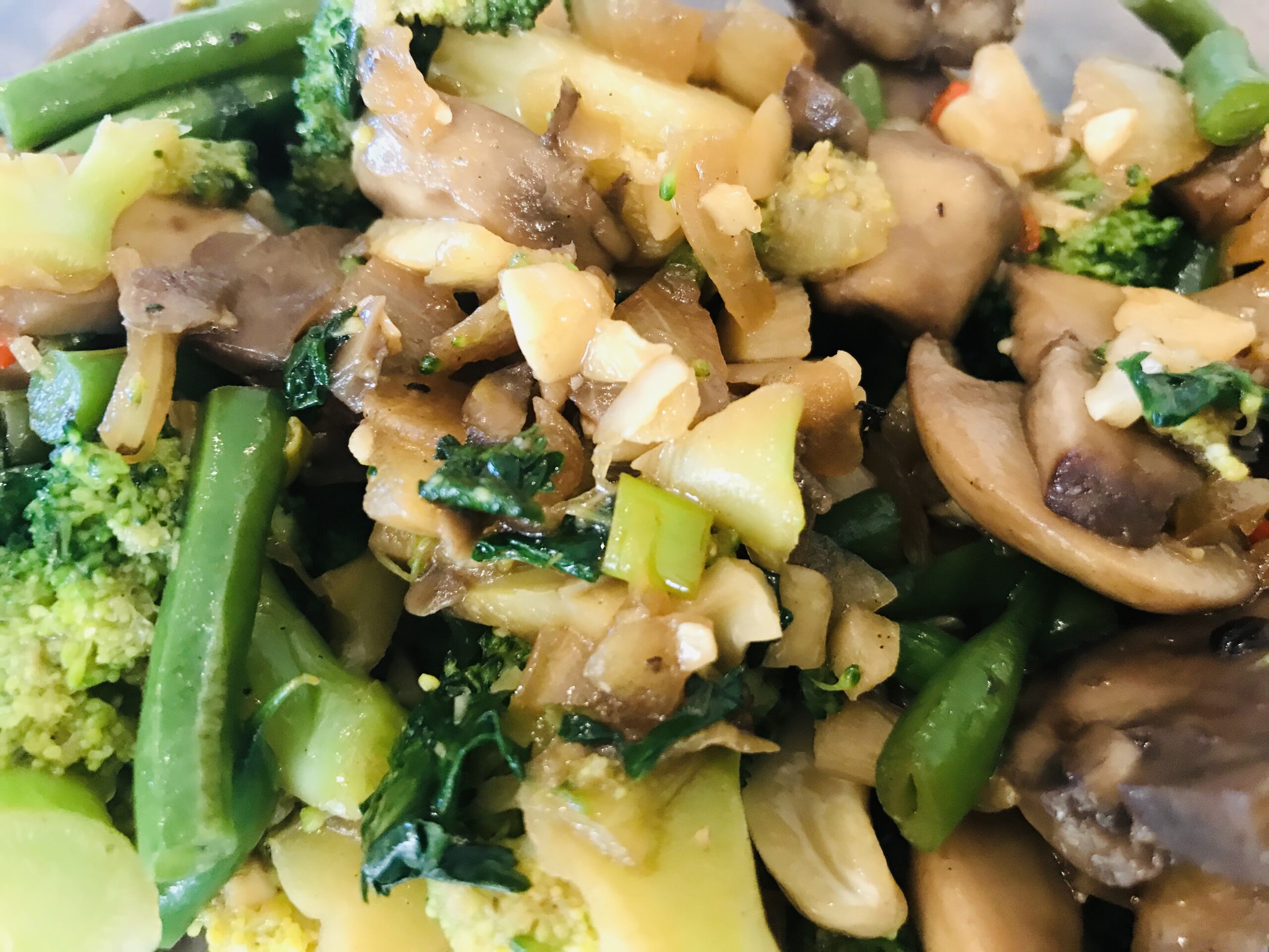 MUSHROOM & BROCCOLI STIR FRY